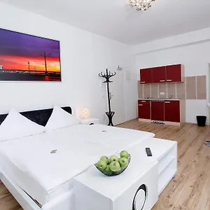 Design 3* Dusseldorf